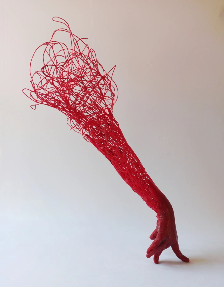 Xtabay, escultura de mano roja